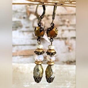 Victorian White Etched W/ Gold Mettalic Swarovski Crystal Earrings In Brass